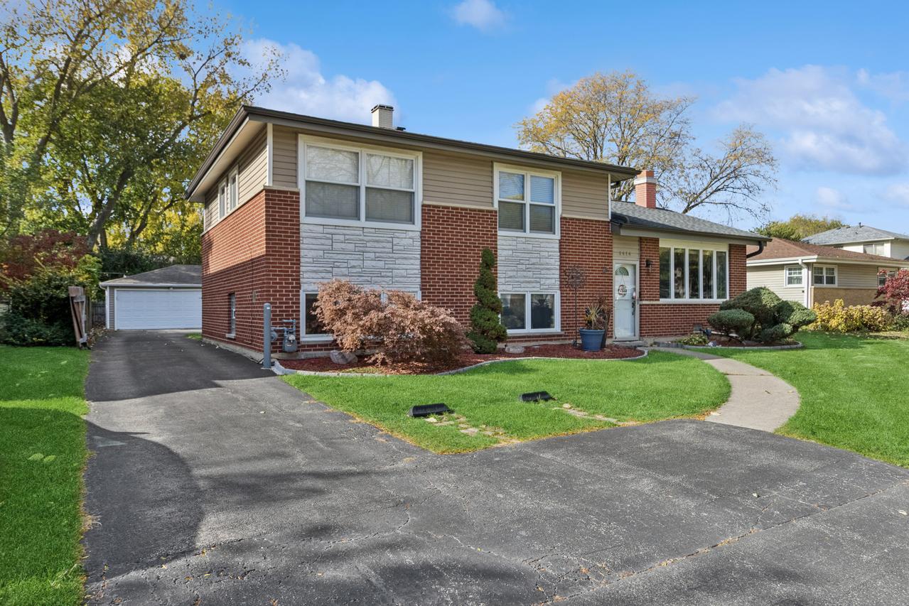 1414 N Sauk Ln., Mount Prospect, IL 60056