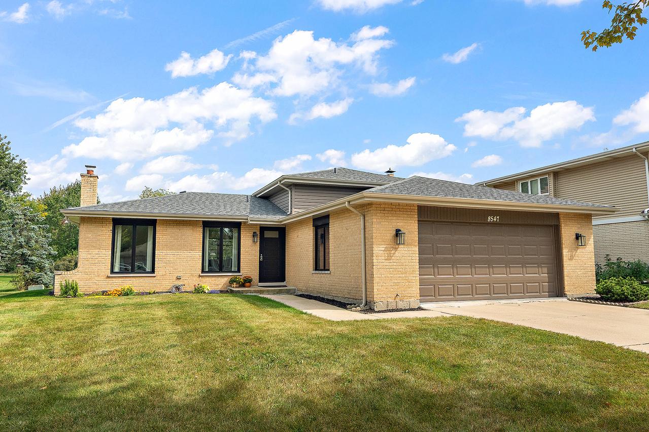 8547 Harvest Ln., Darien, IL 60561
