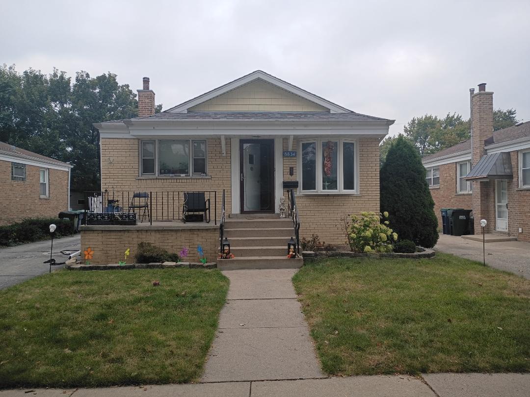 8834 S Albany Ave., Evergreen Park, IL 60805