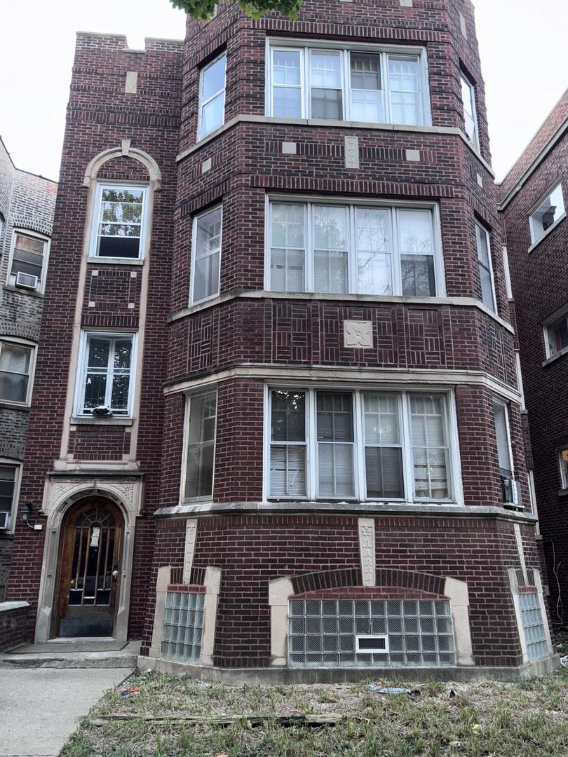 8126 S Vernon Ave., Chicago, IL 60619