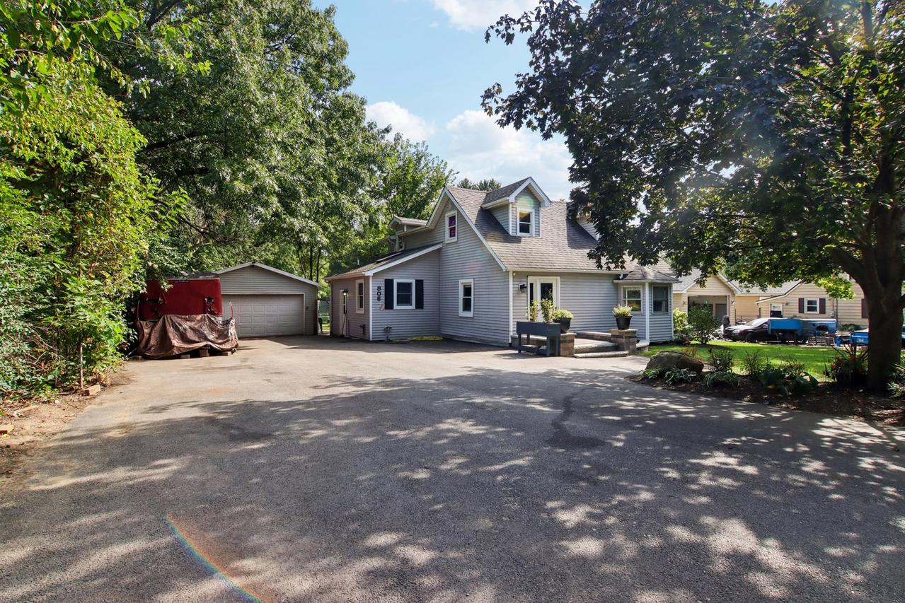 806 Spencer St., Joliet, IL 60433