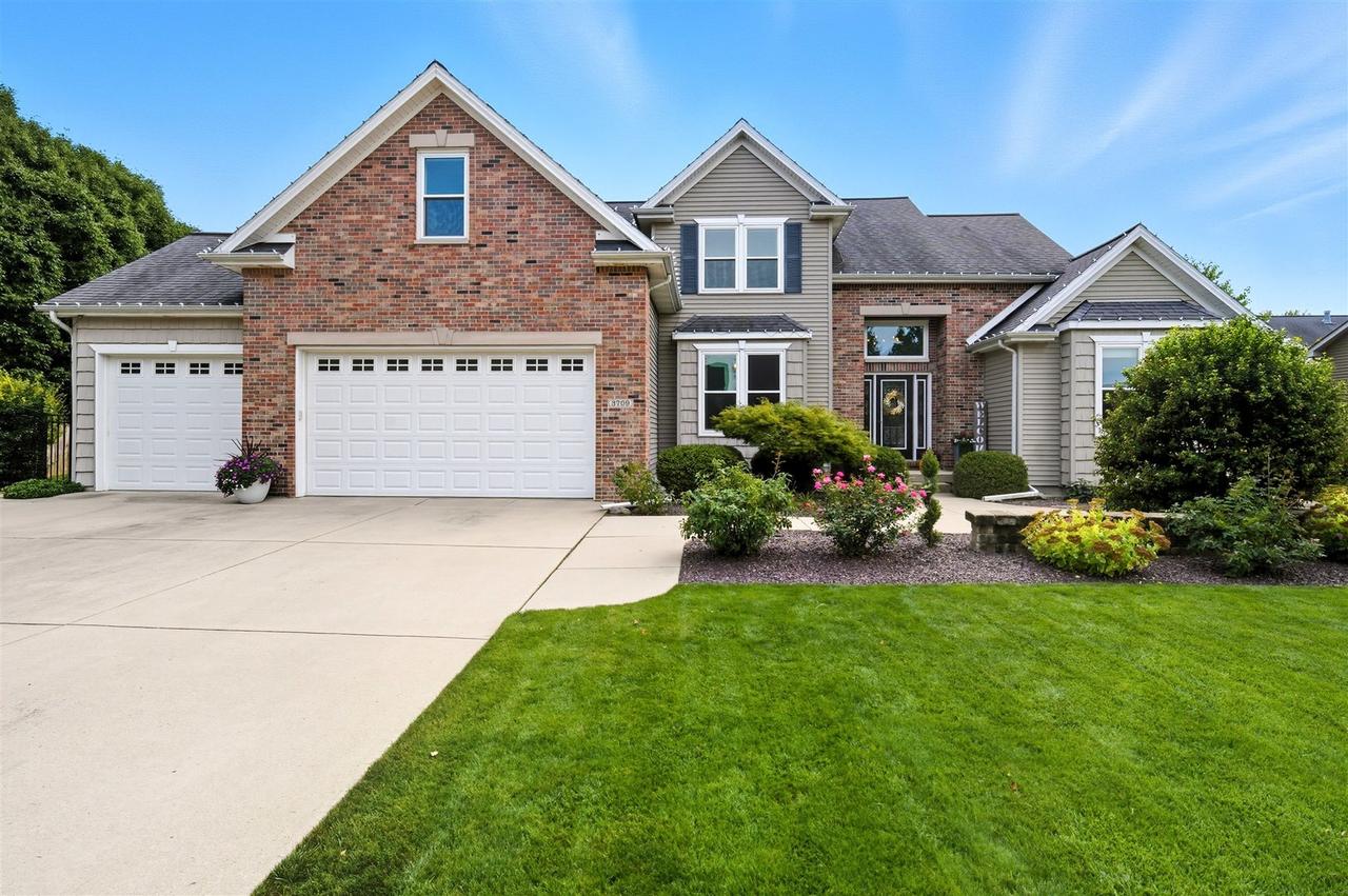 3709 Rave Rd., Bloomington, IL 61704