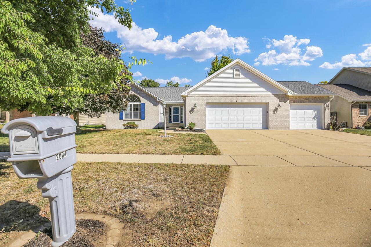 2004 Emerald Dr., Champaign, IL 61822