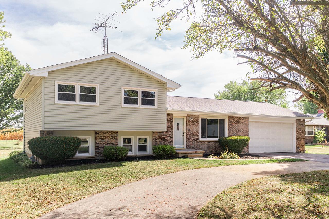 21044 Virginia Rd., Dekalb, IL 60115