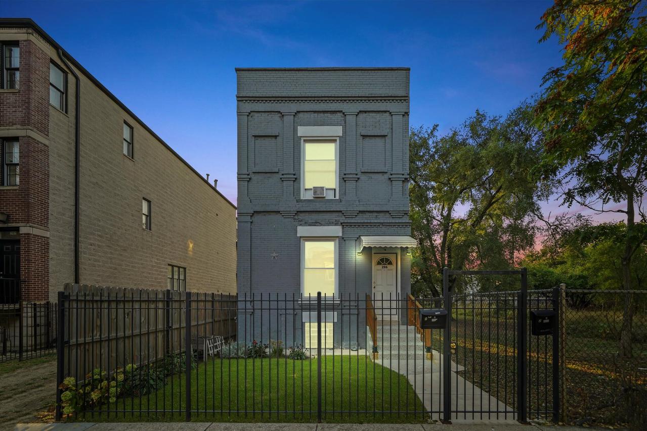 206 N La Crosse Ave., Chicago, IL 60644