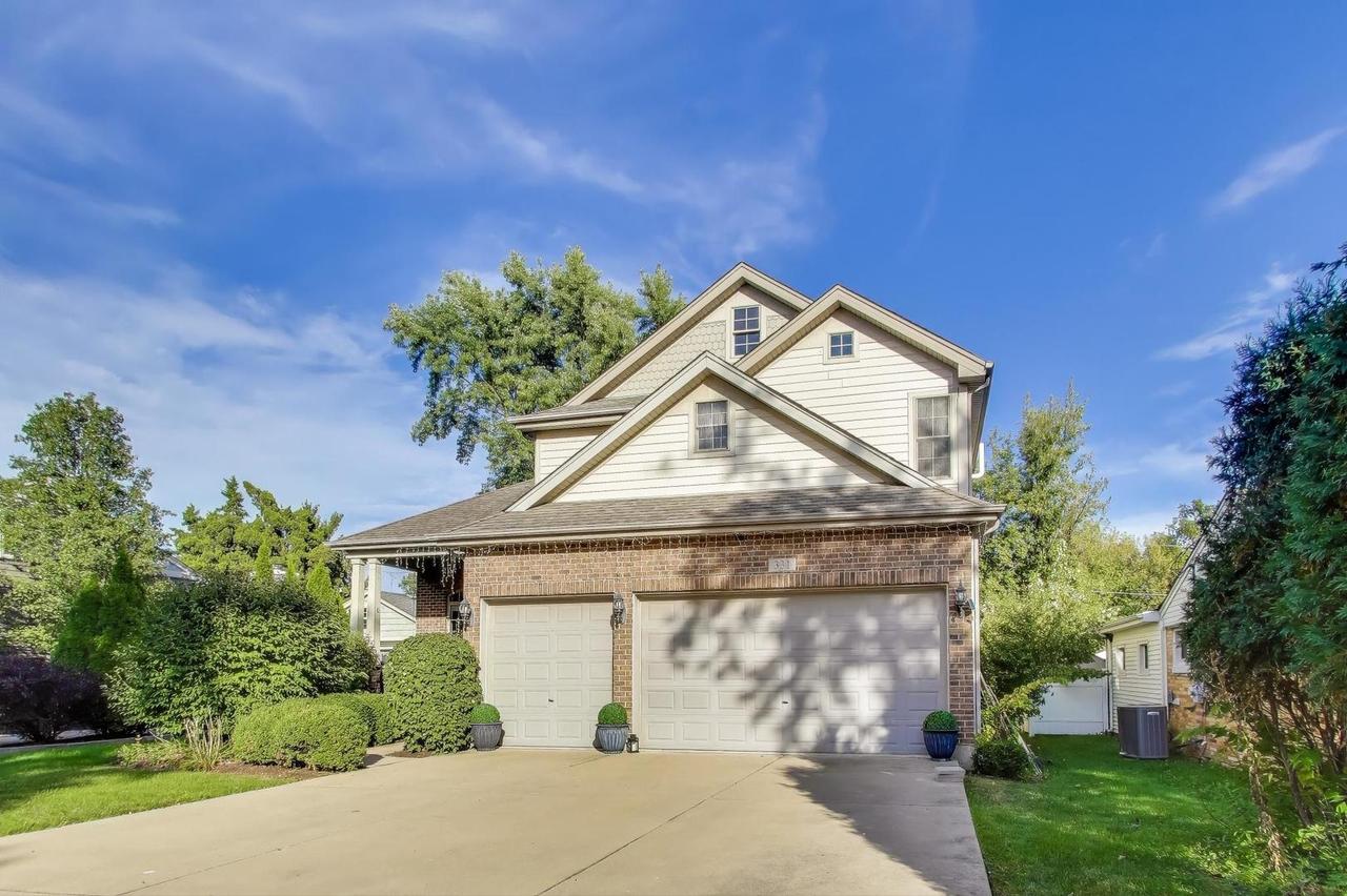 331 S Park St., Westmont, IL 60559