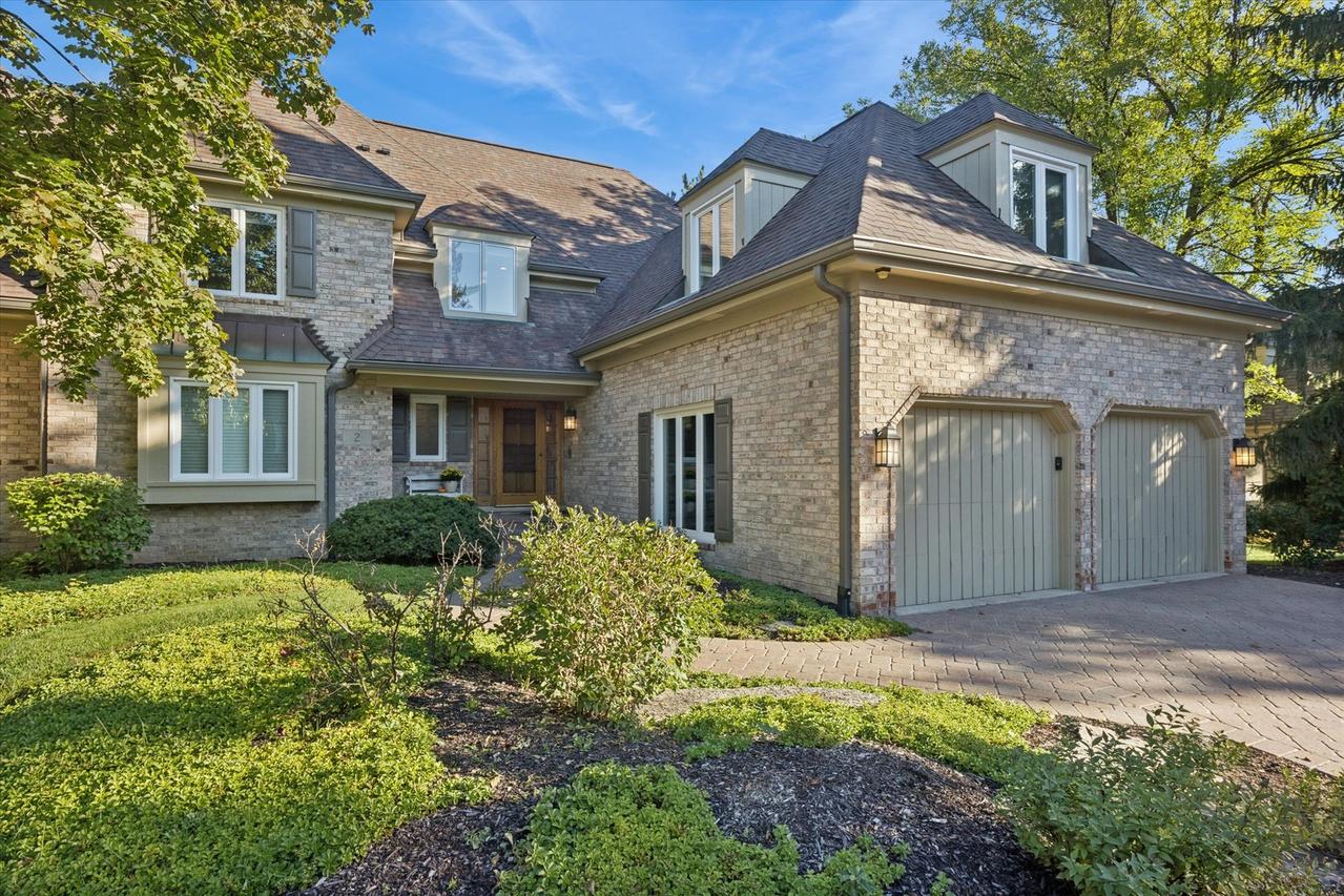 2 Tartan Lakes Cir., Westmont, IL 60559