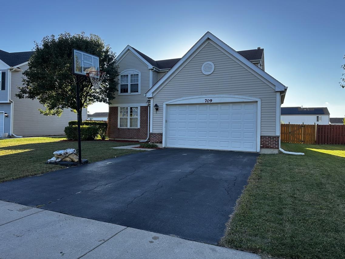 709 Winterberry Dr., Joliet, IL 60431