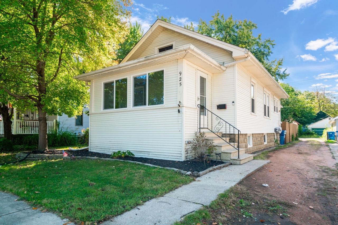 925 E Jackson St., Morris, IL 60450