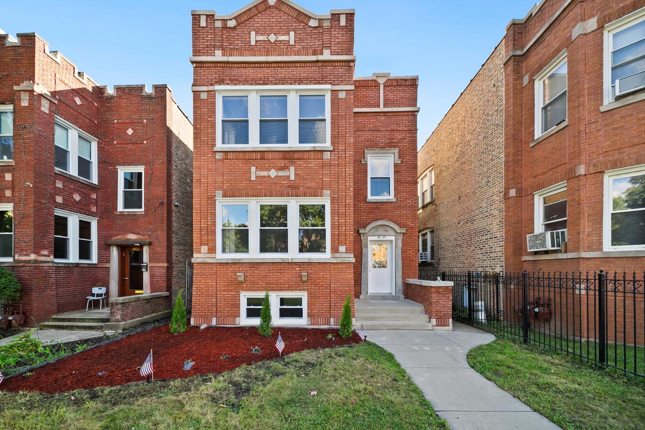 4825 W George St., Chicago, IL 60641