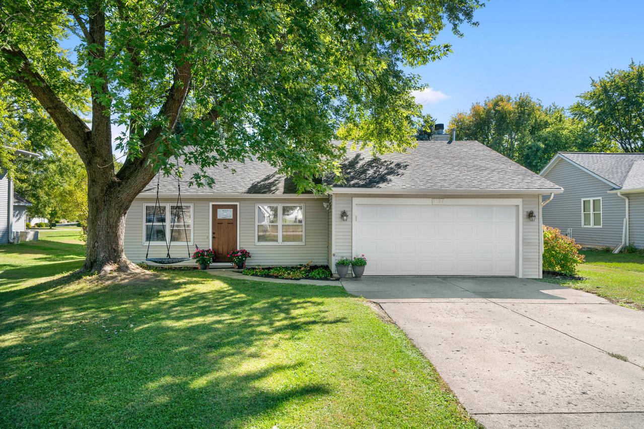 1724 Lake Holiday Dr., Lake Holiday, IL 60548