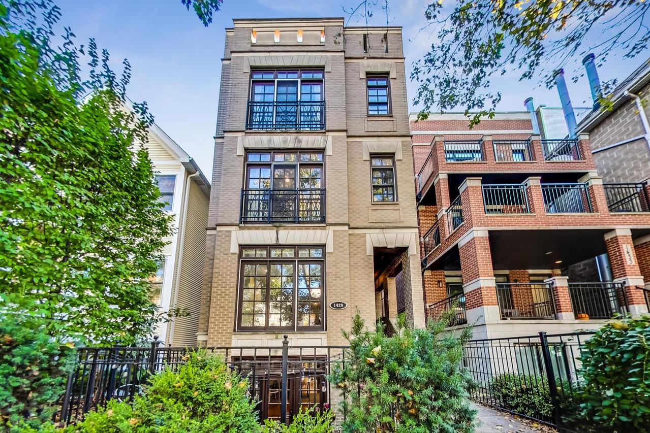 1429 W Henderson St. #1, Chicago, IL 60657