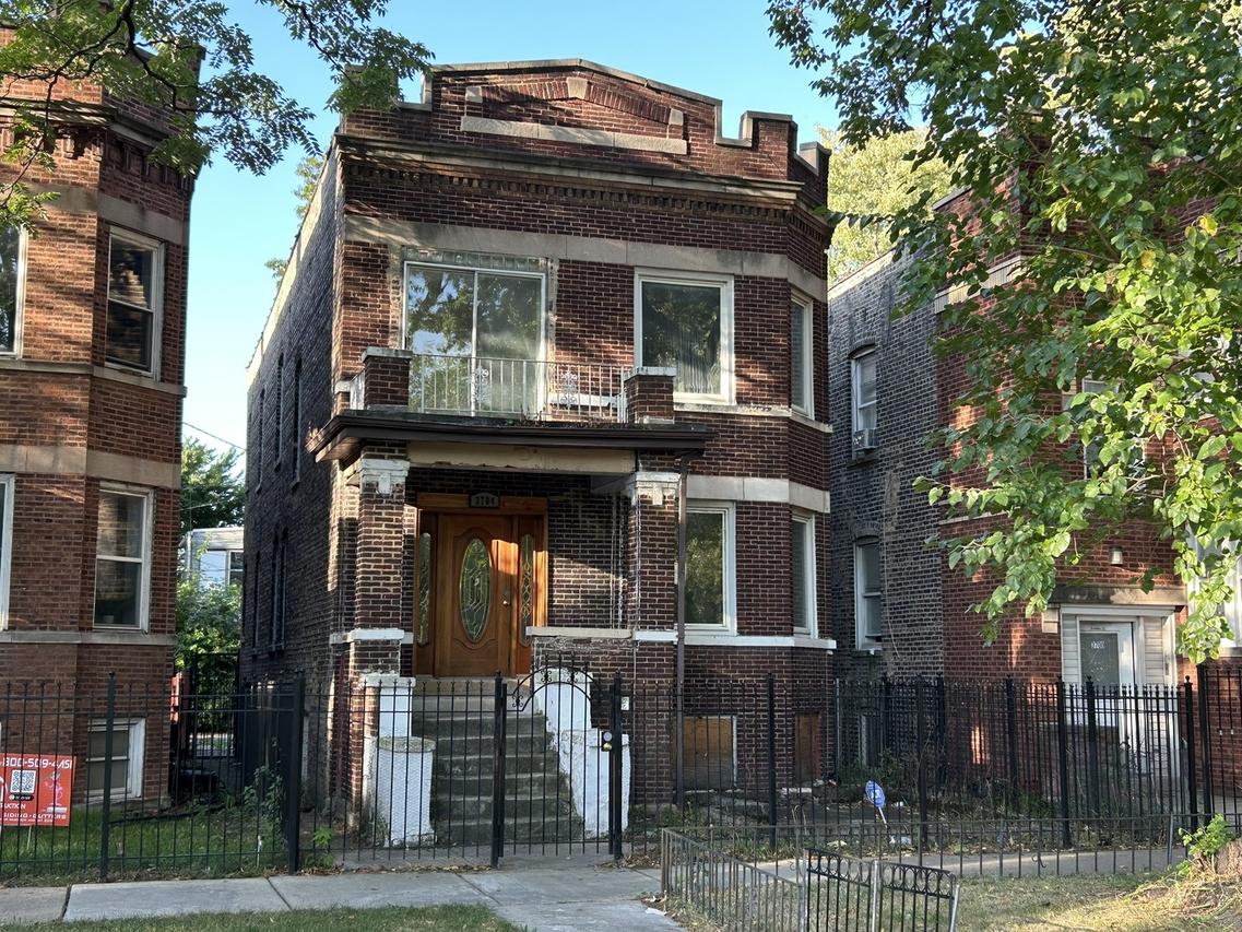 3704 W Ferdinand St., Chicago, IL 60624