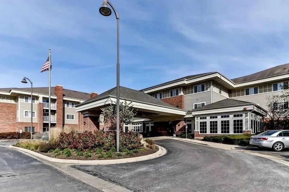 801 N Mclean Blvd. #226, Elgin, IL 60123
