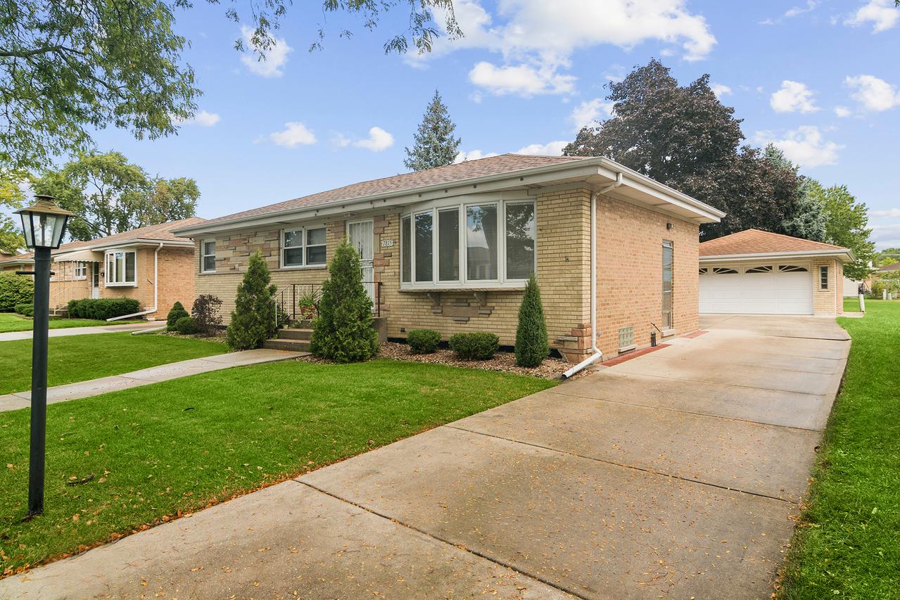 7815 N Oleander Ave., Niles, IL 60714