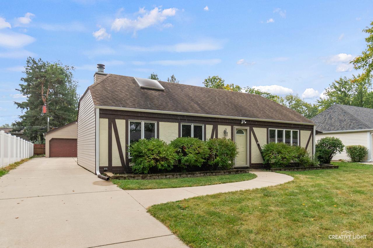 34 Pembrooke Rd., Montgomery, IL 60538