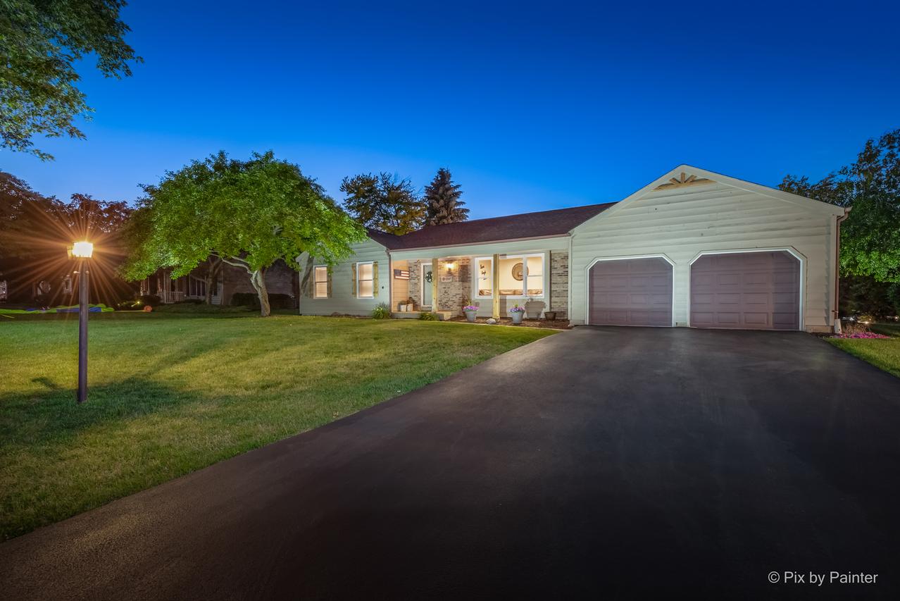 1210 Brandywine Cir., Algonquin, IL 60102