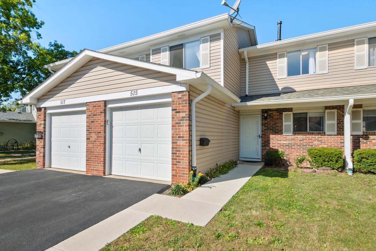 515 Dakota Ct., Carol Stream, IL 60188