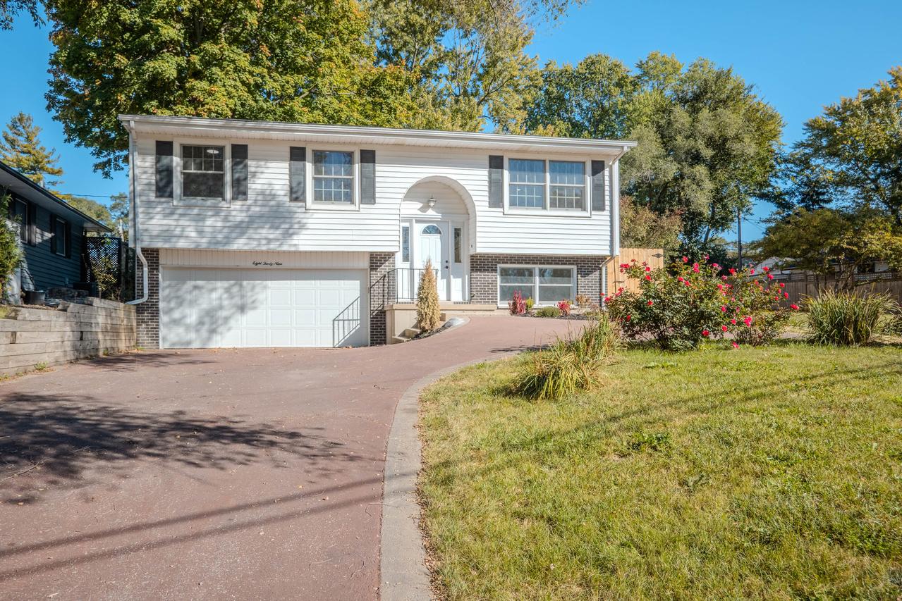 839 N Bennett St., Geneva, IL 60134