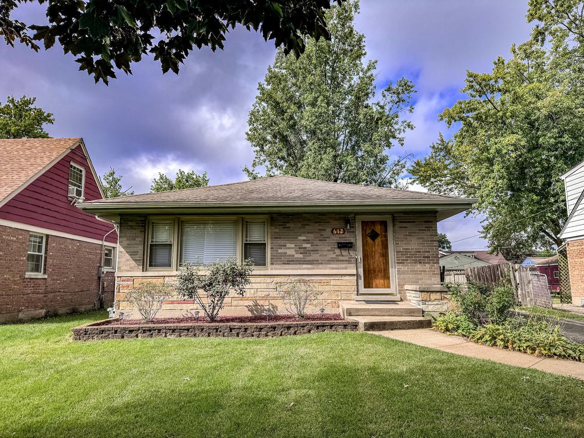 612 N Hillside Ave., Hillside, IL 60162