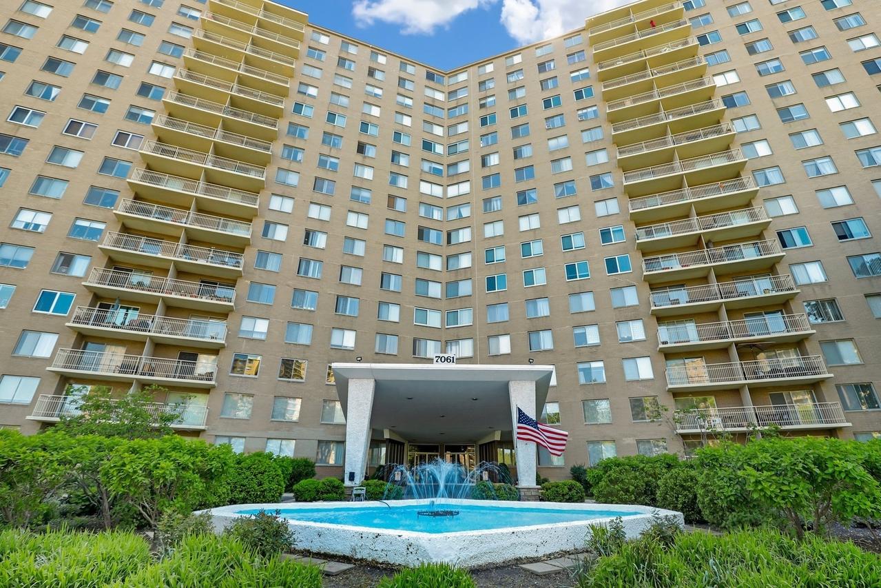 [Address Hidden by Seller], Chicago, IL 60645