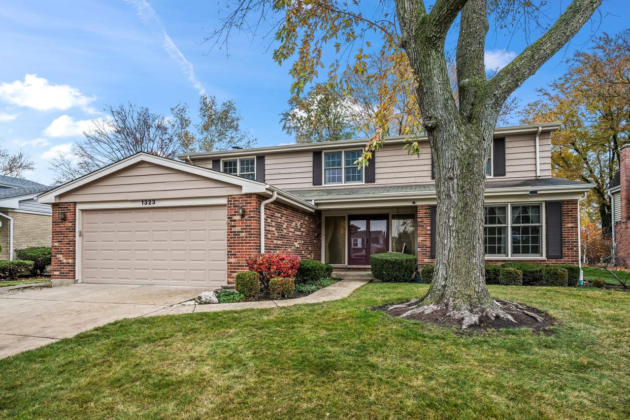 1323 S Kaspar Ave., Arlington Heights, IL 60005