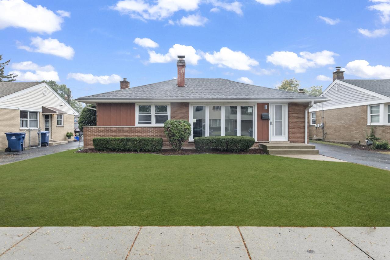 773 E Lincoln Ave., Des Plaines, IL 60018
