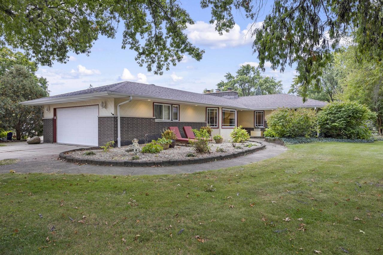 7991 Forestview Dr., Orland Park, IL 60462