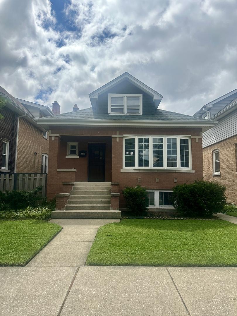 5435 W Melrose St., Chicago, IL 60641