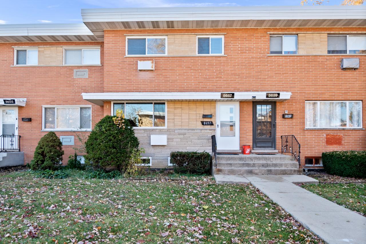 [Address Hidden by Seller], Des Plaines, IL 60016