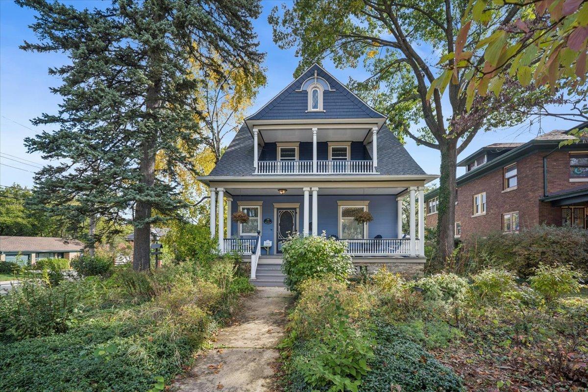 229 Vincent Pl., Elgin, IL 60123