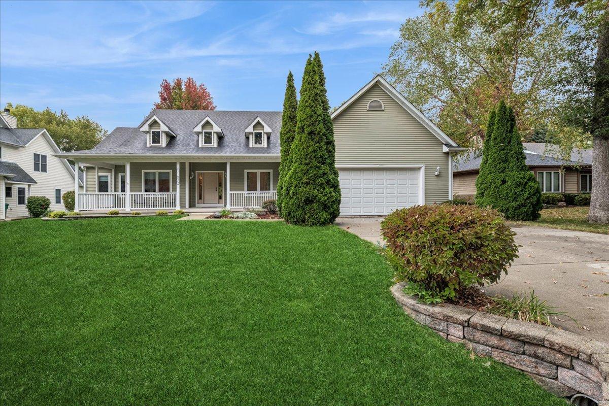11605 Ellwood Greens Rd., Genoa, IL 60135