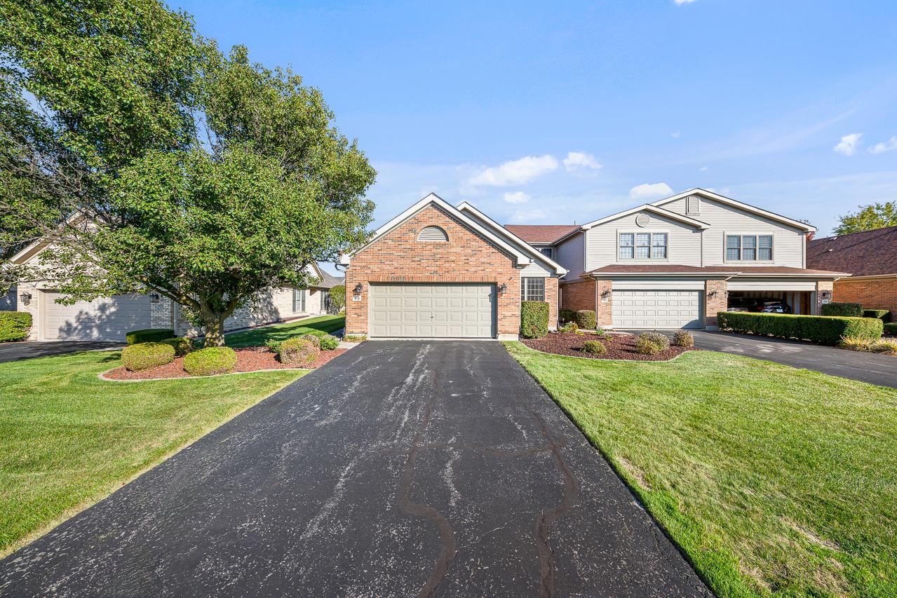 43 Corinth Dr., Tinley Park, IL 60477
