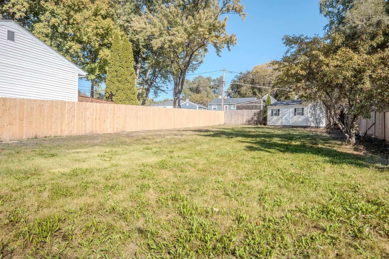 835 N Bennett St., Geneva, IL 60134