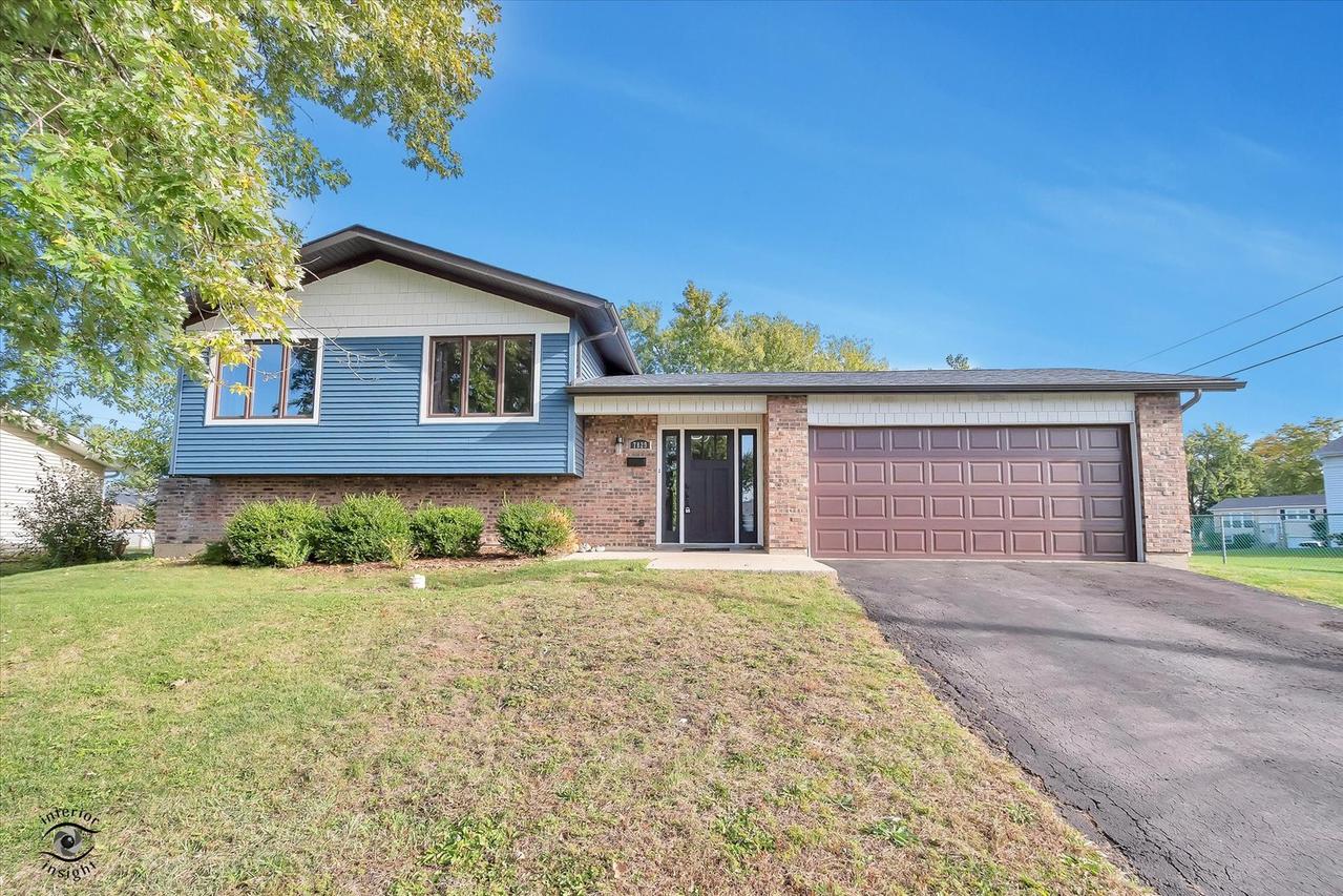 7829 Valley View Ln., Woodridge, IL 60517