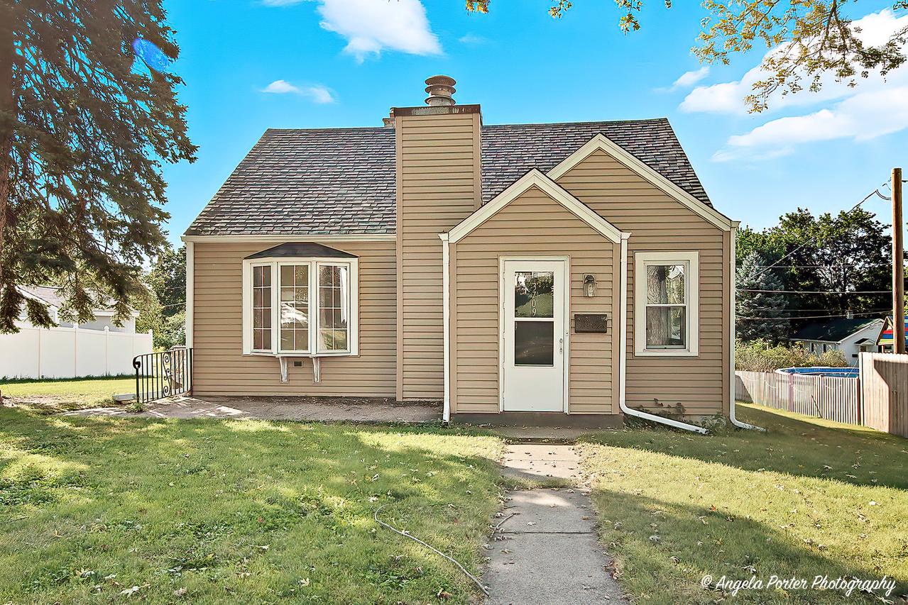 3709 Grand Ave., Mchenry, IL 60050
