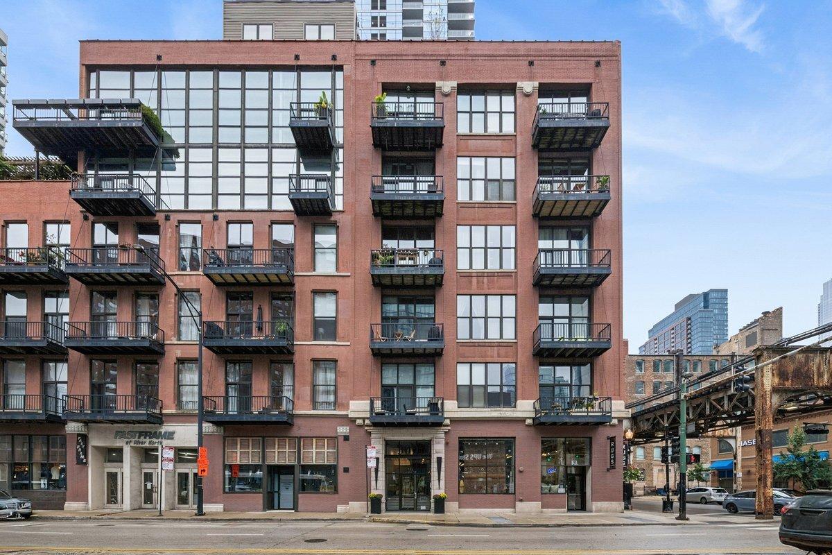 300 W Grand Ave. #312, Chicago, IL 60654