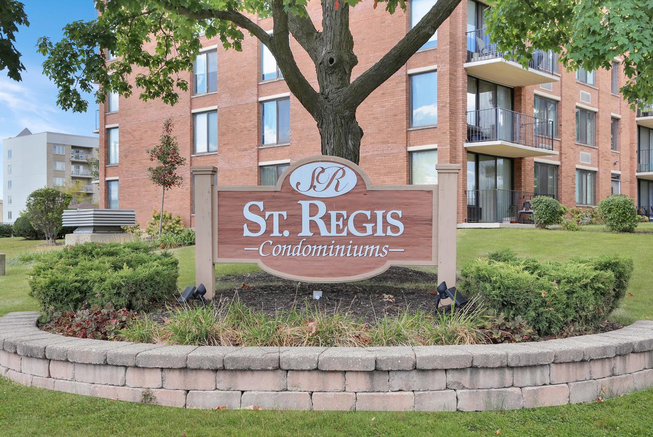 2000 Saint Regis Dr. #6G, Lombard, IL 60148
