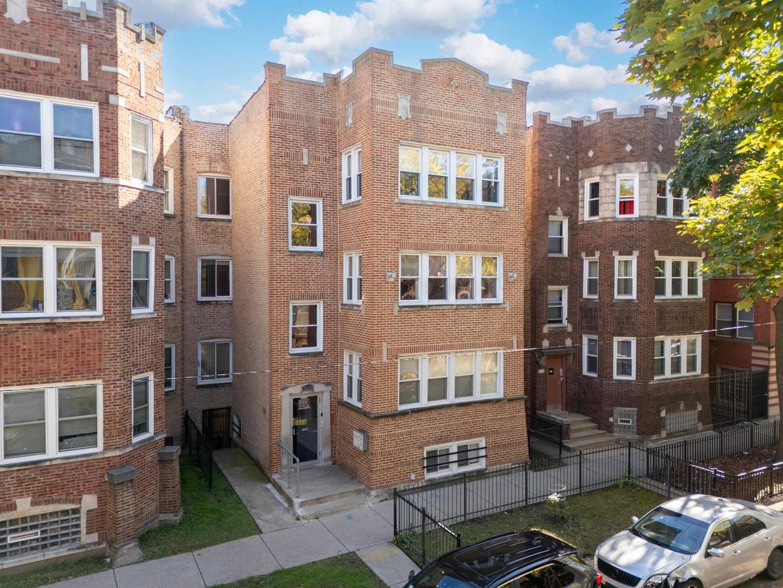 7025 S Chappel Ave., Chicago, IL 60649