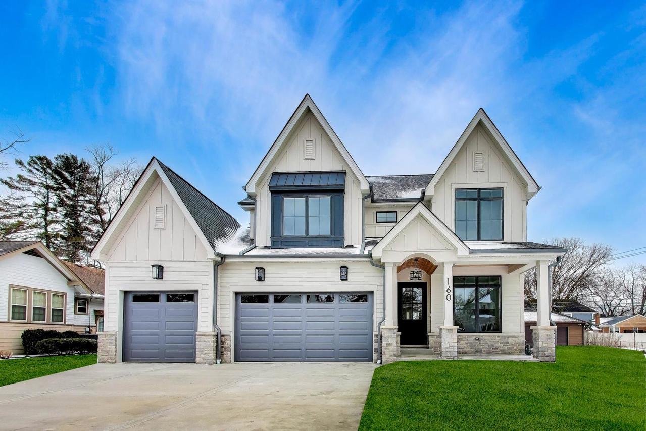 160 E Cayuga Ave., Elmhurst, IL 60126