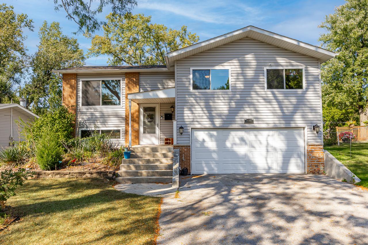 2546 Jonquil Ln., Woodridge, IL 60517