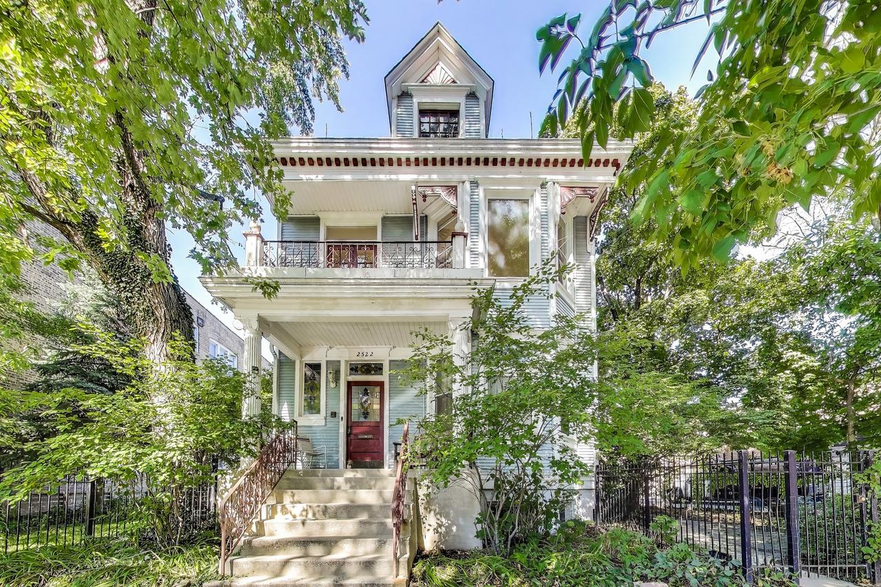 2522 W Winnemac Ave., Chicago, IL 60625