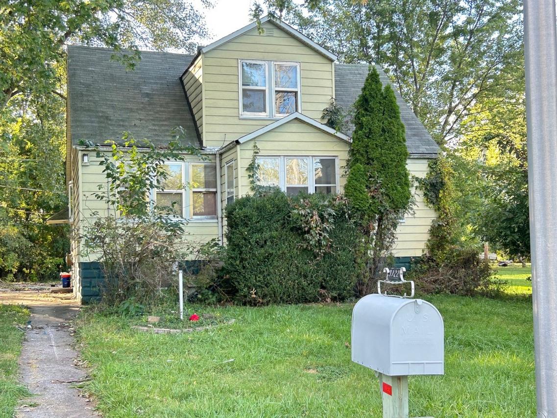 1322 River Dr., Calumet City, IL 60409