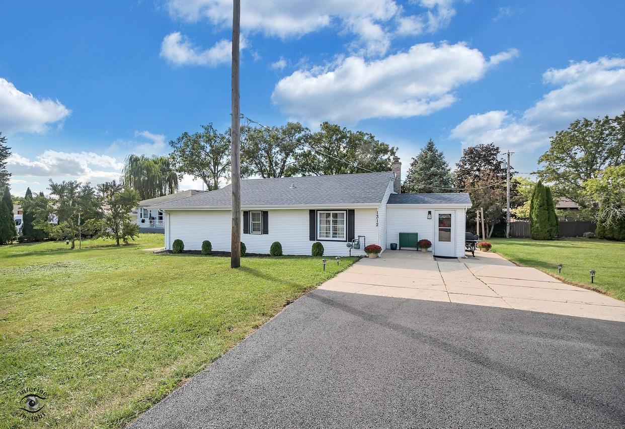 1312 S Bianco Villa Dr., Lockport, IL 60441
