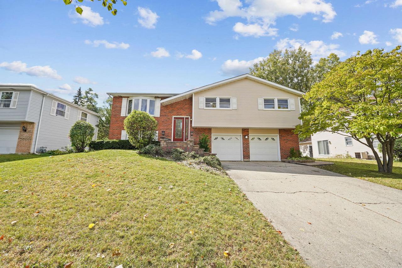 251 Polo Club Dr., Glendale Heights, IL 60139