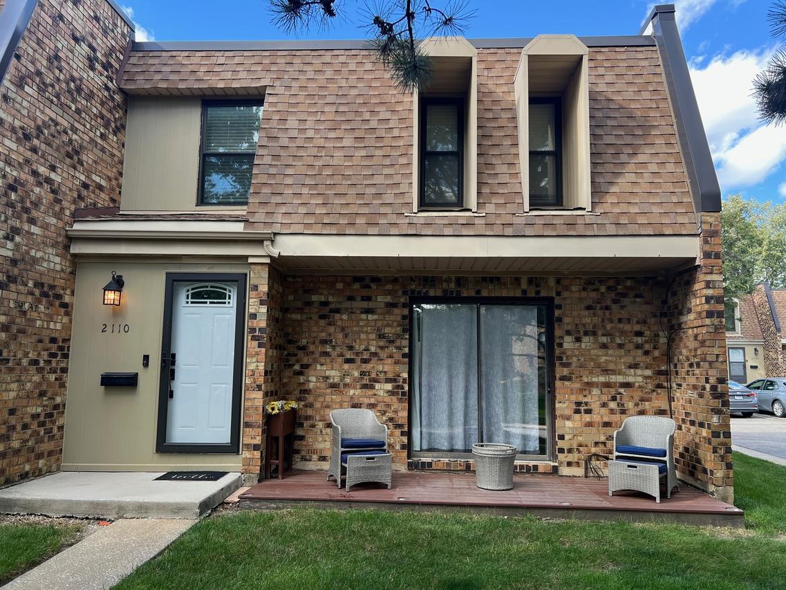 2110 Country Club Dr., Woodridge, IL 60517