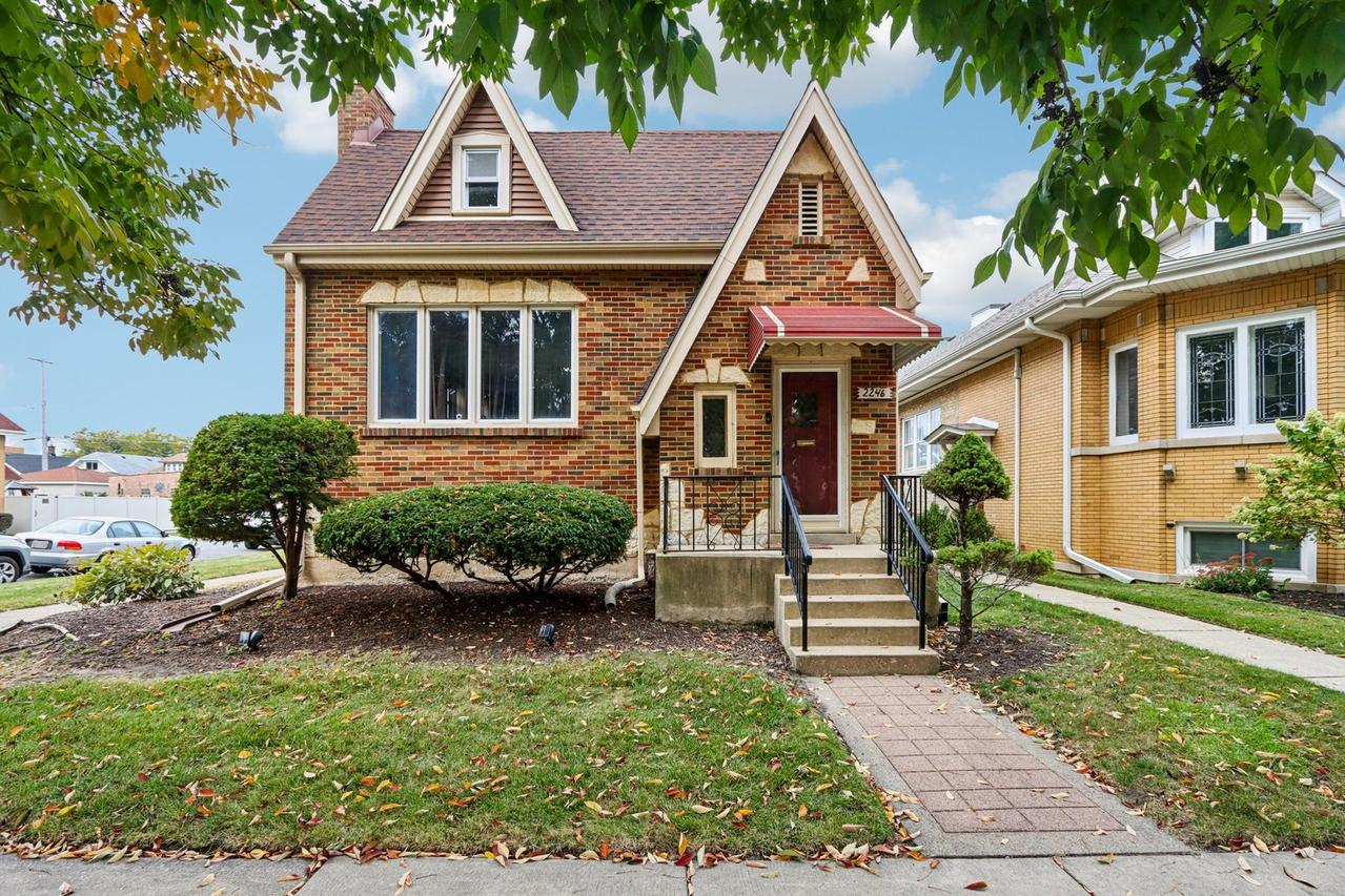 2246 Clinton Ave., Berwyn, IL 60402