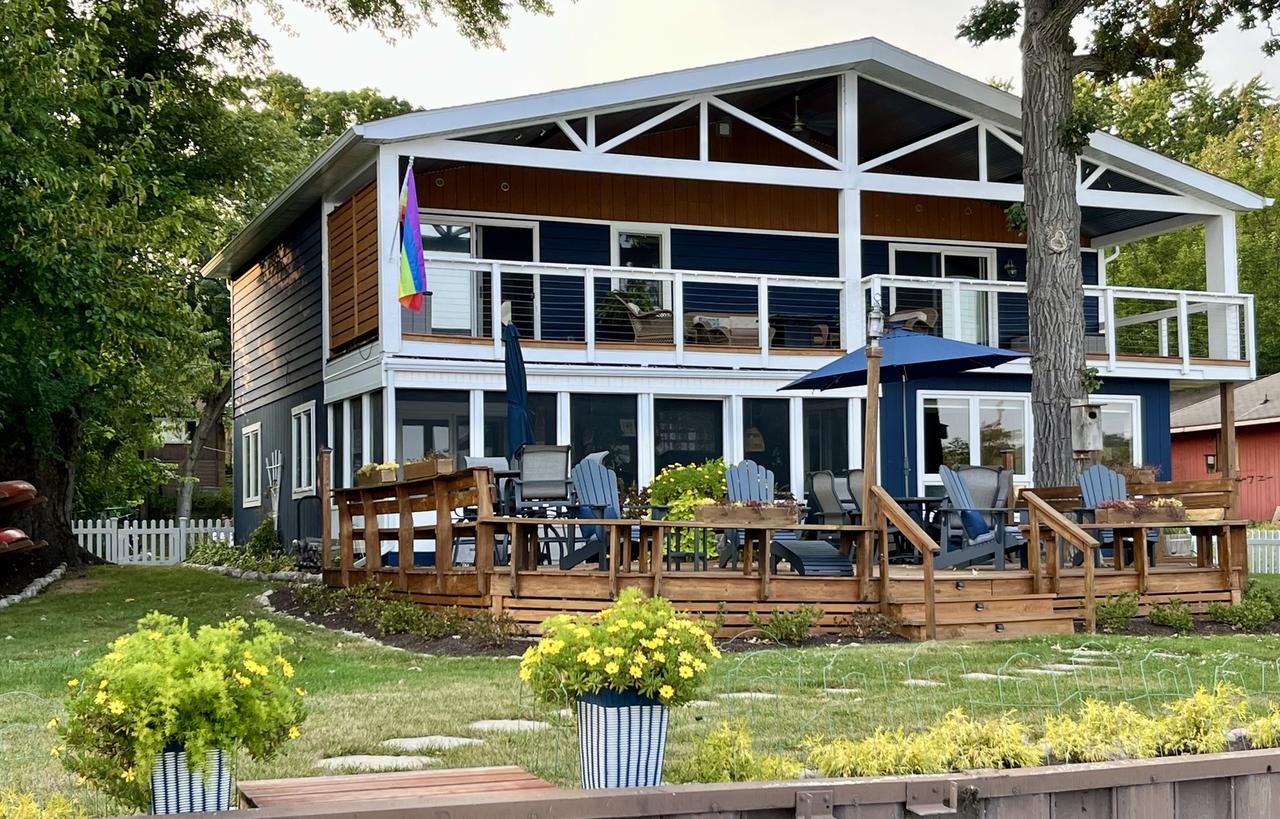 4612 W Lake Shore Dr., Wonder Lake, IL 60097