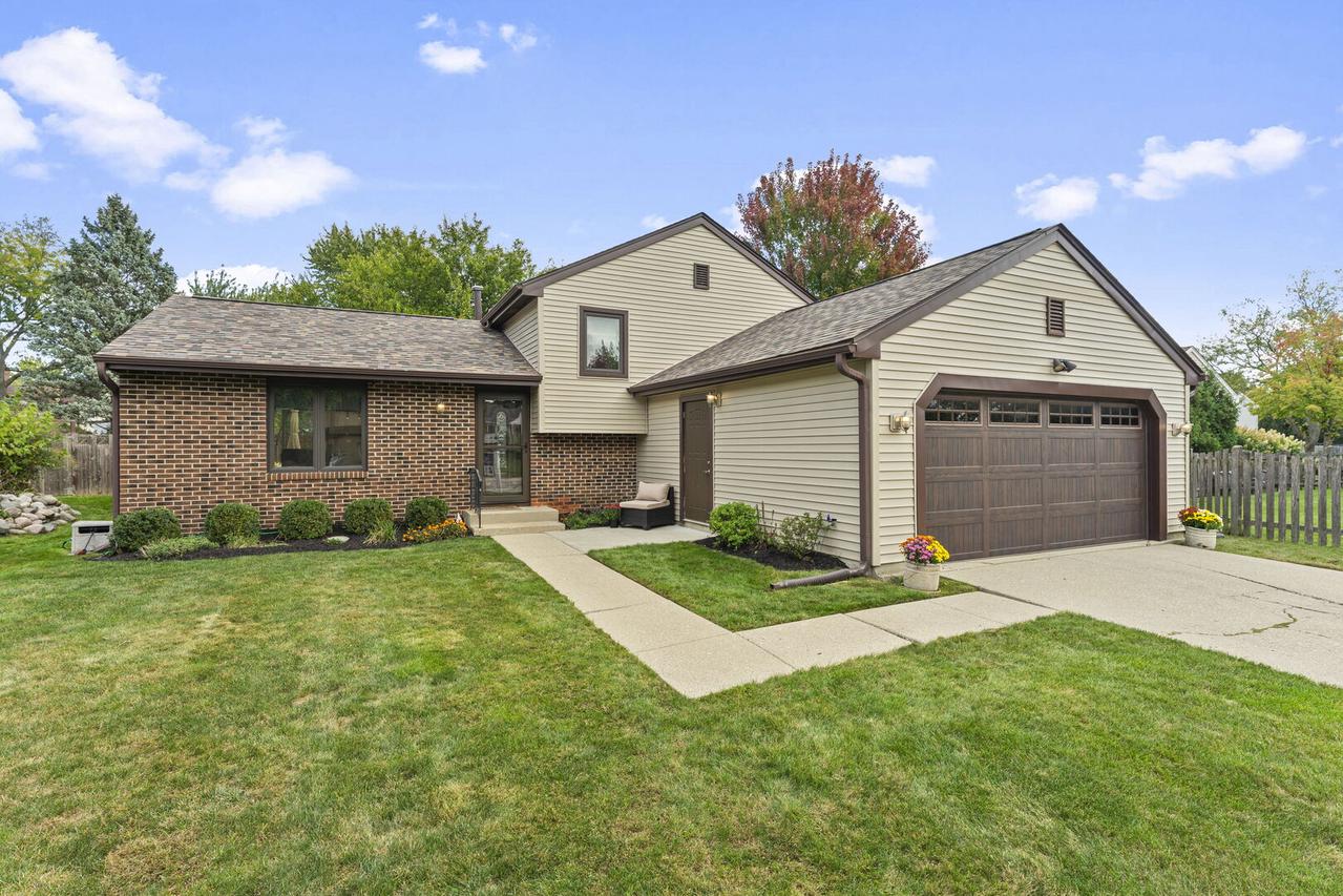307 Albright Ct., Vernon Hills, IL 60061