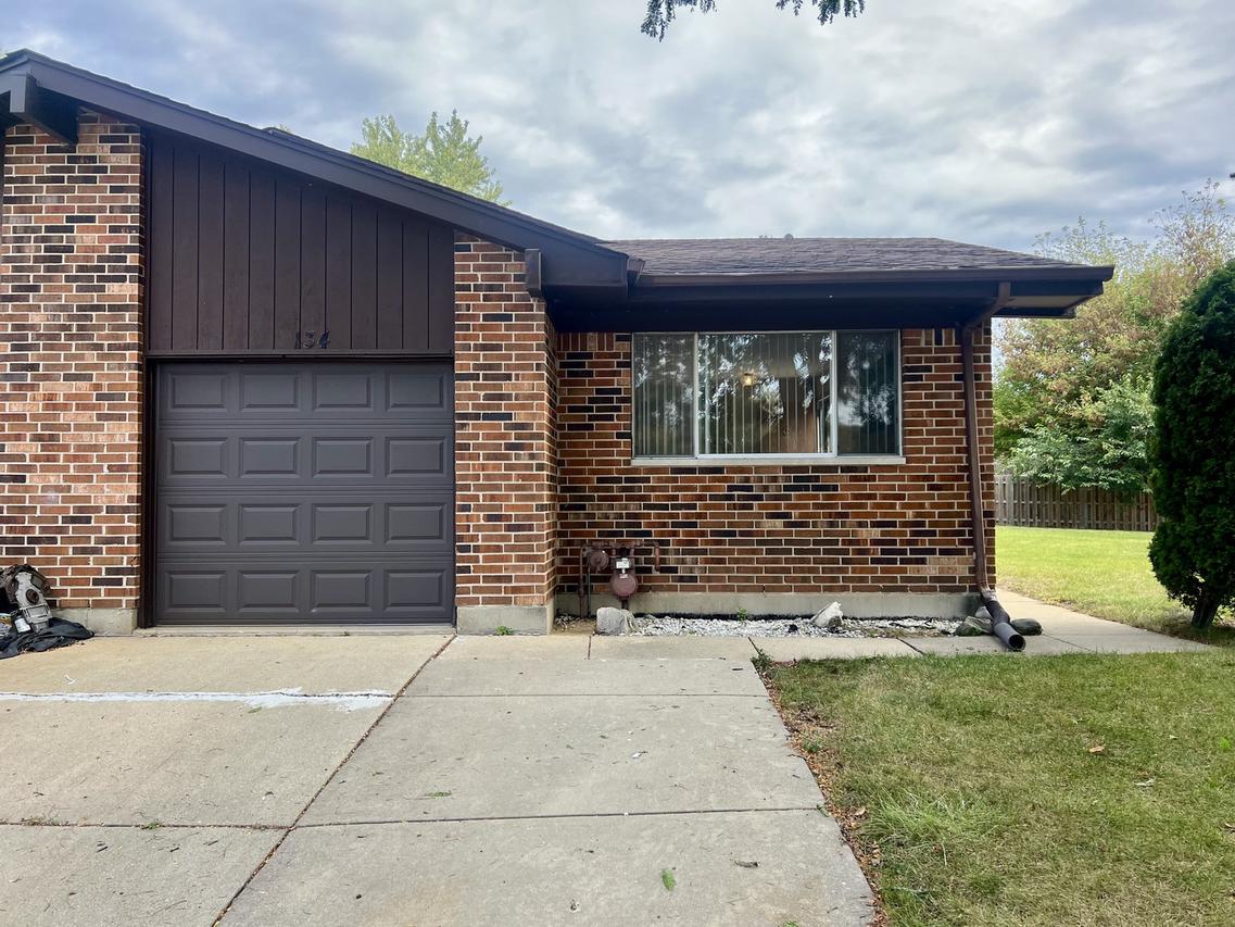 134 Virginia Ct., Streamwood, IL 60107
